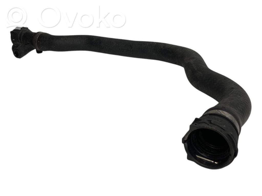 Caurulīte (-es) / šļūtene (-es)