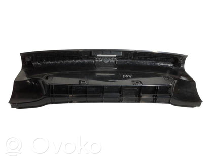 Bagāžnieka sliekšņa dekoratīvā apdare