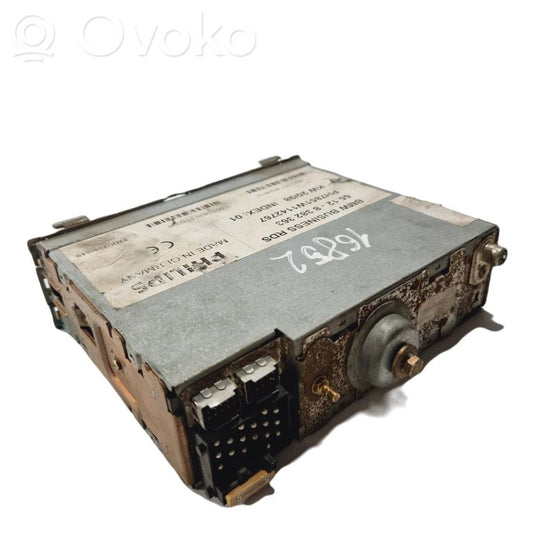 Radio / CD/DVD atskaņotājs / navigācija