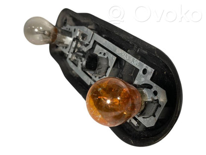 Держатель крышки заднего фонаря