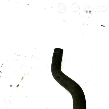 Caurulīte (-es) / šļūtene (-es)