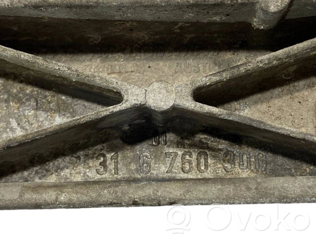 Pārnesumkārbas stiprinājuma kronšteins
