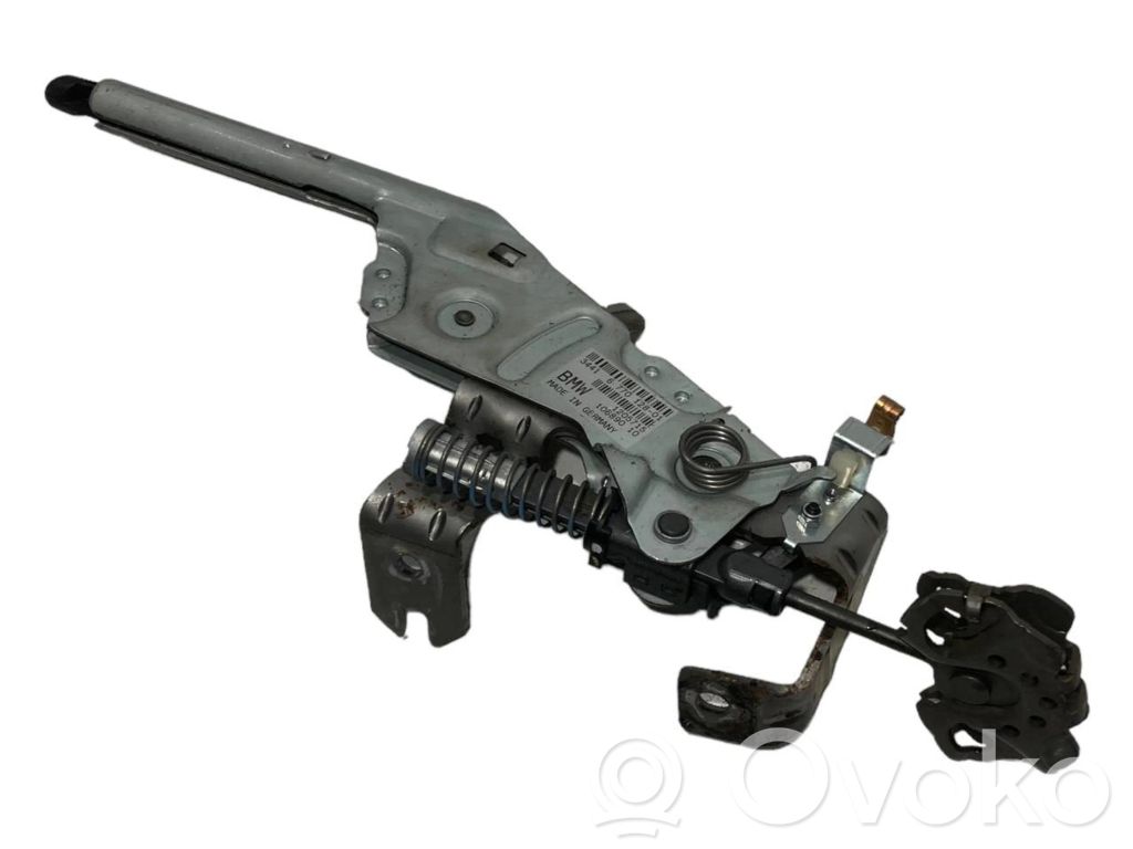 Rokas bremzes mehānisms (salonā)