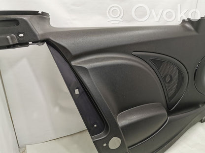 Apšuvums aizmugurējām durvīm