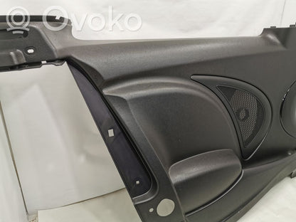 Apšuvums aizmugurējām durvīm