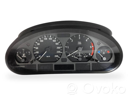 Speedometer (in the instrument panel)