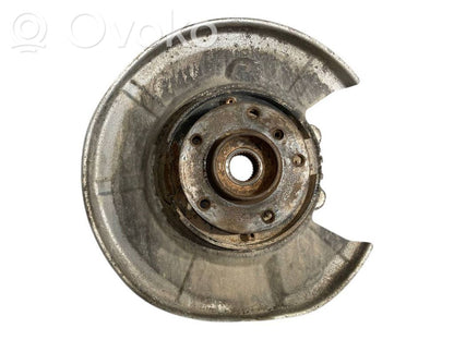 Aizmugurē riteņa rumbas vārpstas šarnīrs (stupica, capfa)