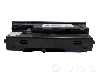 Gaisa kondicioniera / klimata kontroles / salona apsildes vadības bloks (salonā)