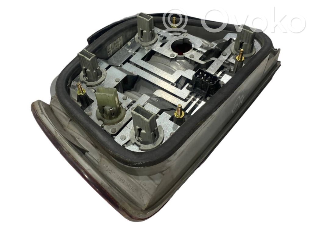 Aizmugurējais lukturis virsbūvē