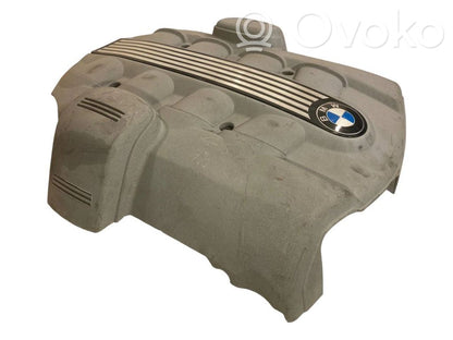 Dzinēja pārsegs (dekoratīva apdare)