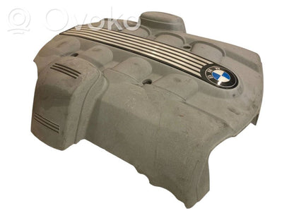 Dzinēja pārsegs (dekoratīva apdare)