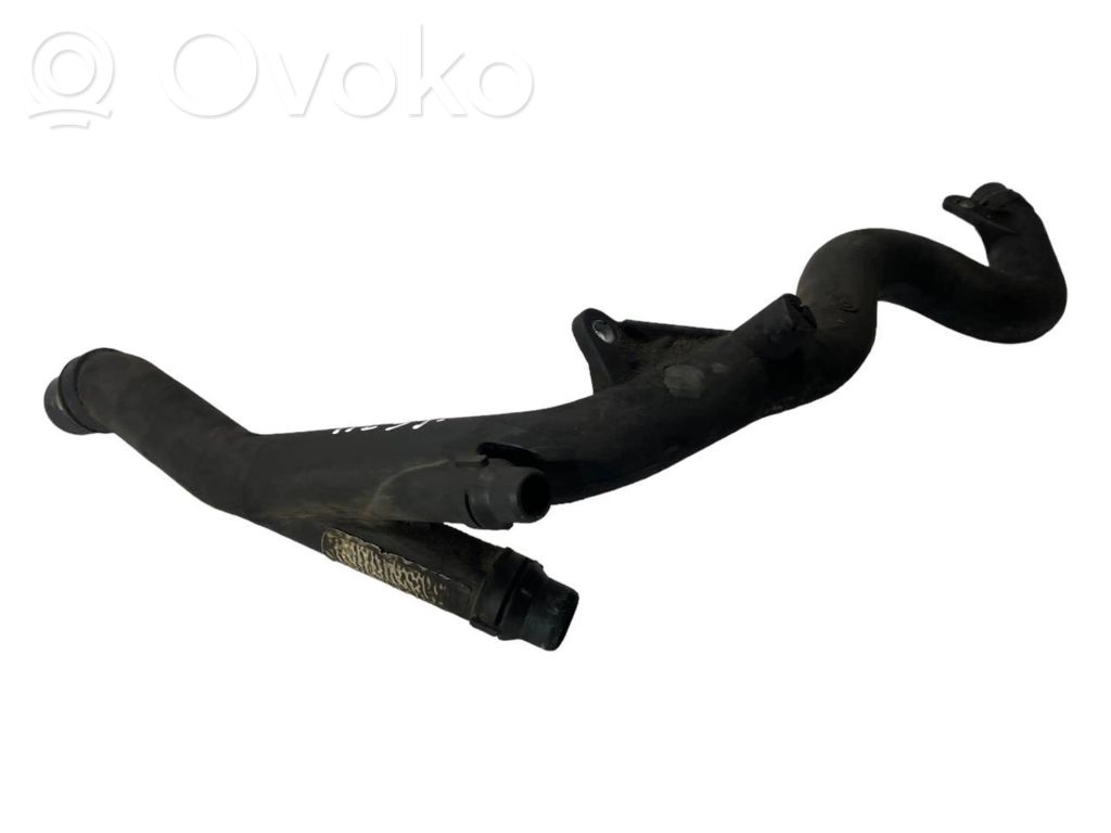 Caurulīte (-es) / šļūtene (-es)