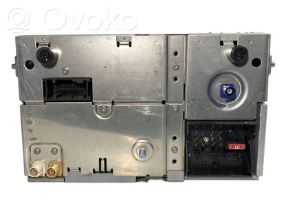Radio / CD/DVD atskaņotājs / navigācija