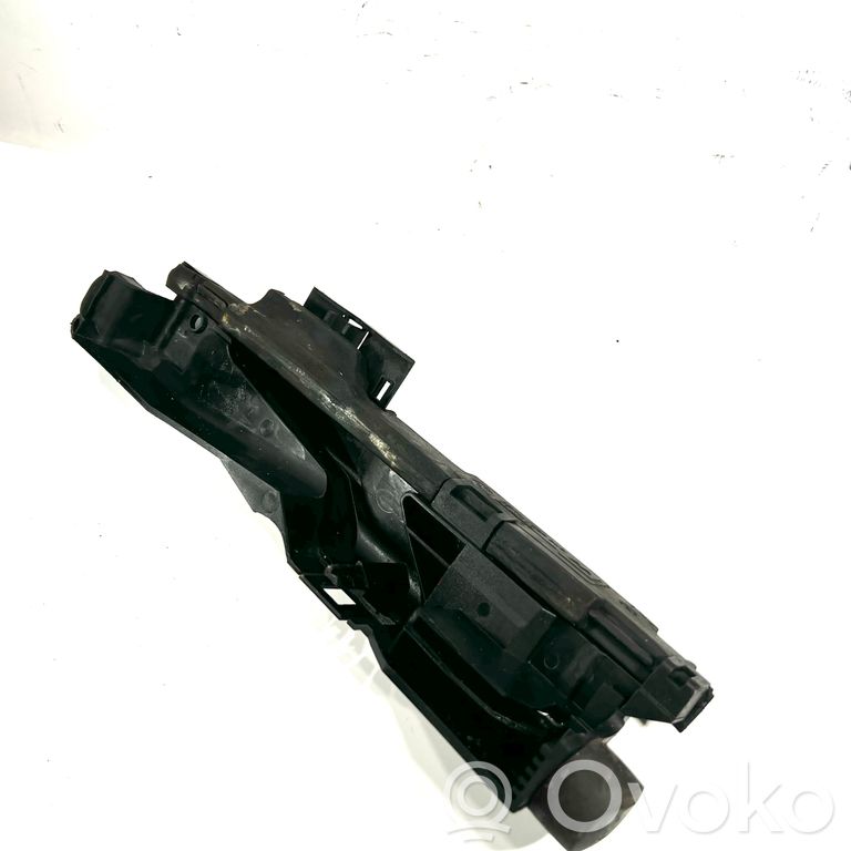 Держатель/кронштейн радиатора(ов)