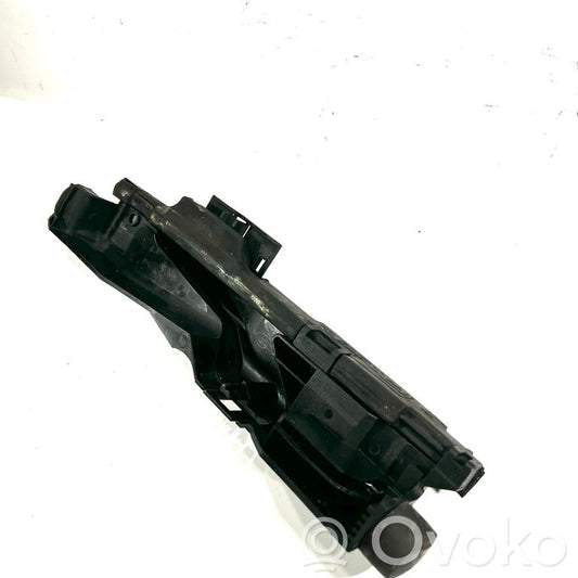 Radiatora (-u) turētājs / kronšteins