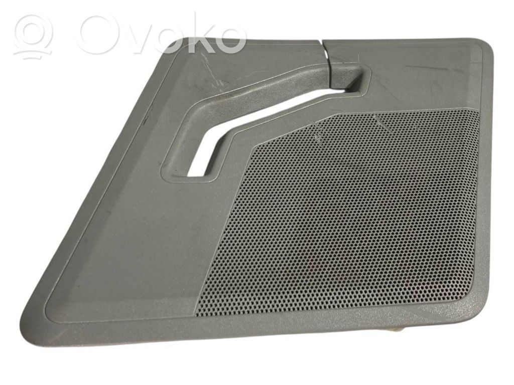 Augsto frekvenču skaļrunis (-i) priekšējās durvīs