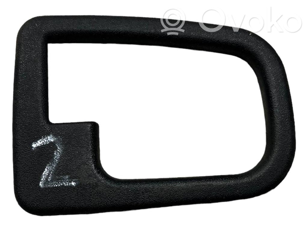 Cita veida priekšpusē durvju dekoratīvās apdares detaļa