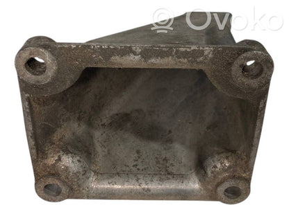 Dzinēja nostiprināšanas stiprinājums-kronšteins