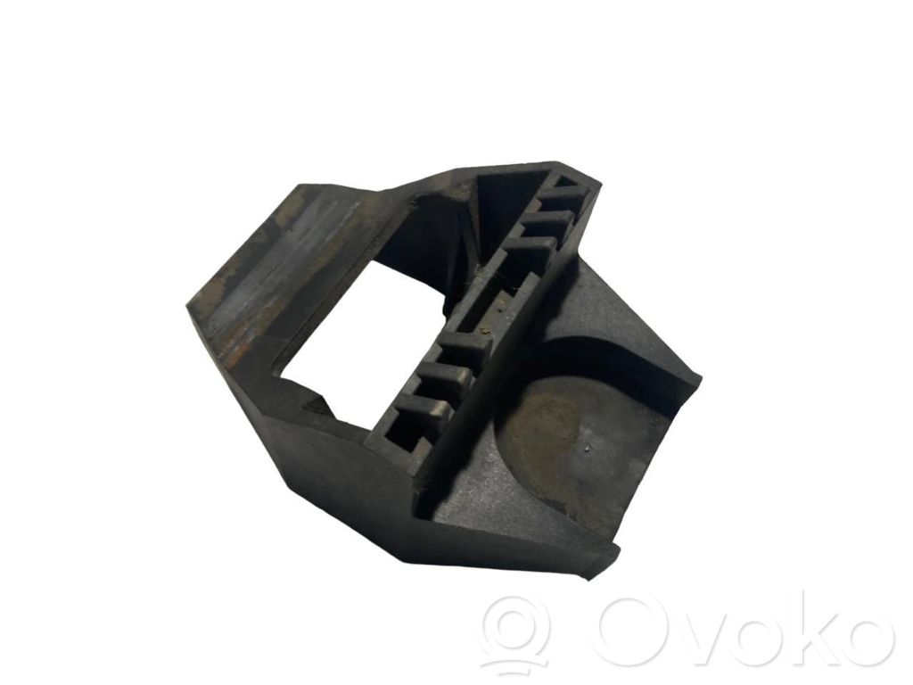 Radiator(s) holder/bracket