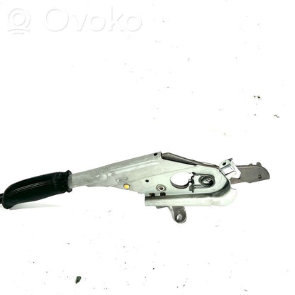 Rokas bremzes mehānisms (salonā)