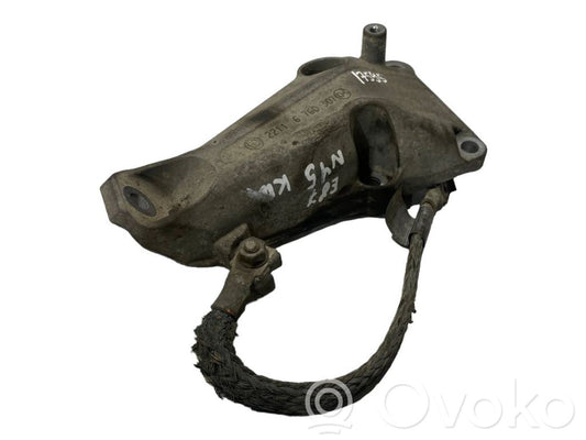 Engine mounting bracket
