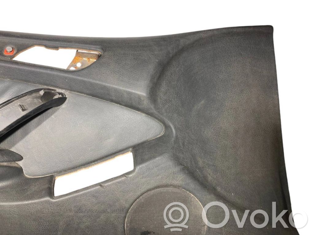 Priekšējo durvju apdare