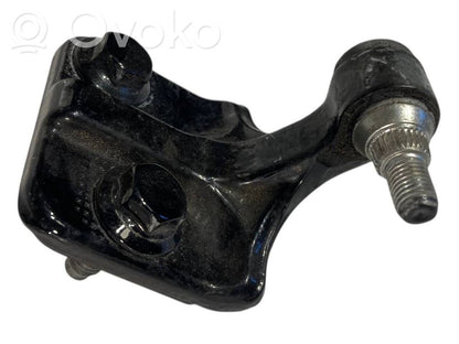 Aizmugurē augšējā vira (eņģe)