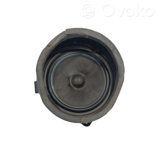 Skaļrunis (-i) priekšējās durvīs