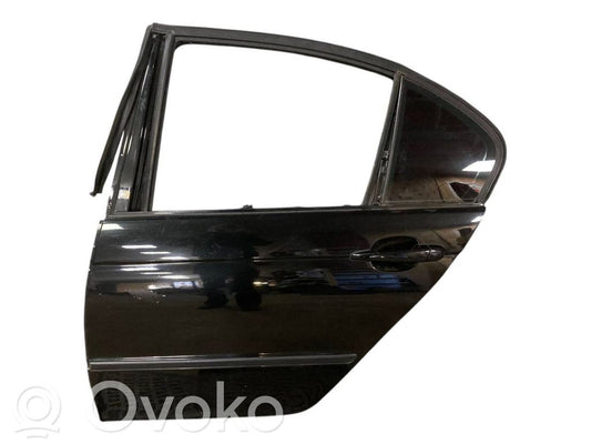 Задняя дверь