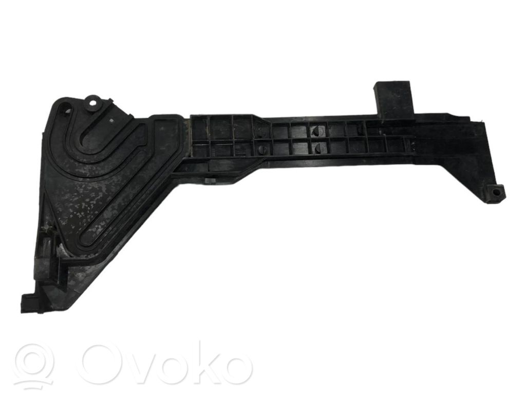 Radiatoru paneļa sānu daļa (televizors)