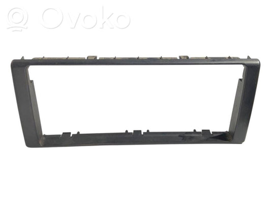 Radiouztvērēja / navigācija dekoratīvā apdare