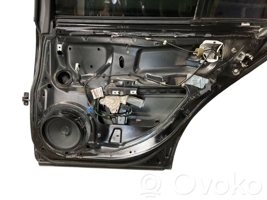 Aizmugurējās durvis