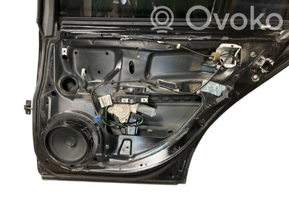 Задняя дверь