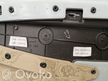 Apšuvums aizmugurējām durvīm