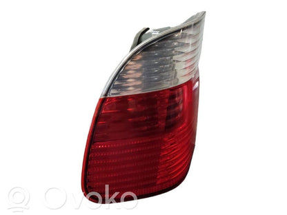 Aizmugurējais lukturis virsbūvē