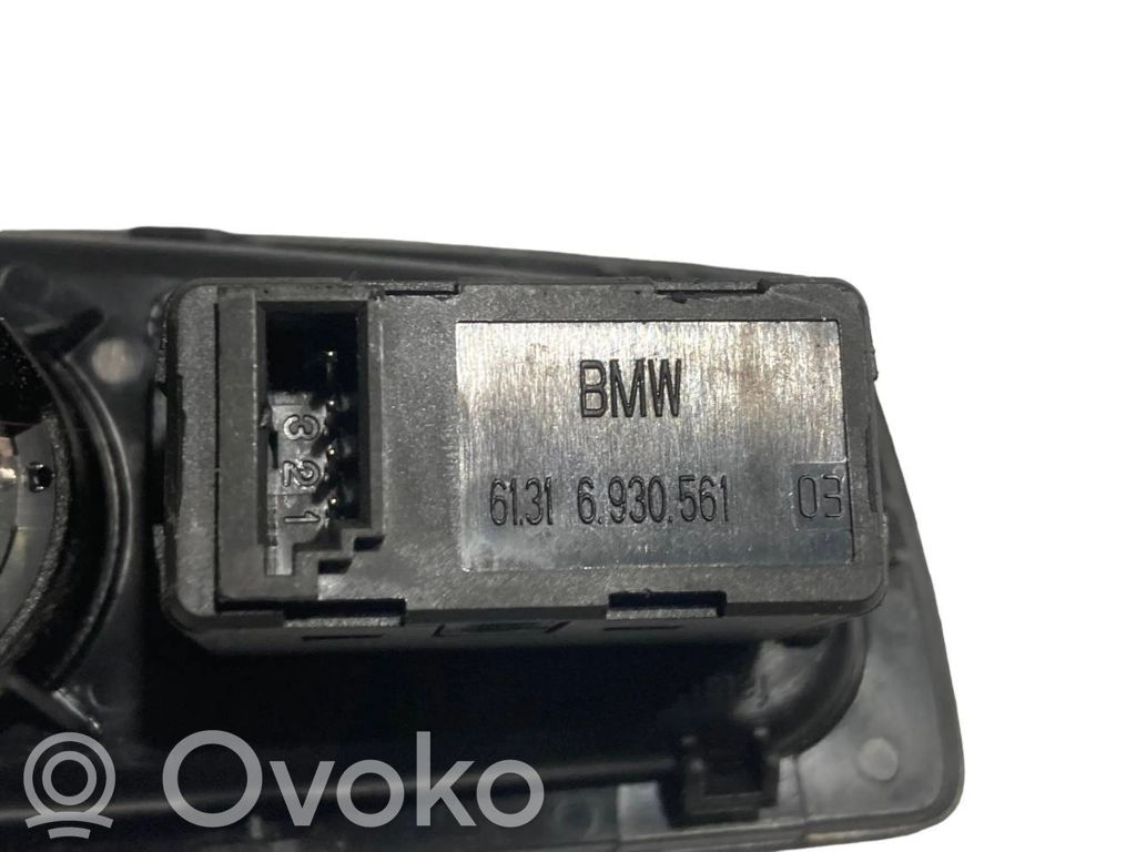 Cigarette lighter in front