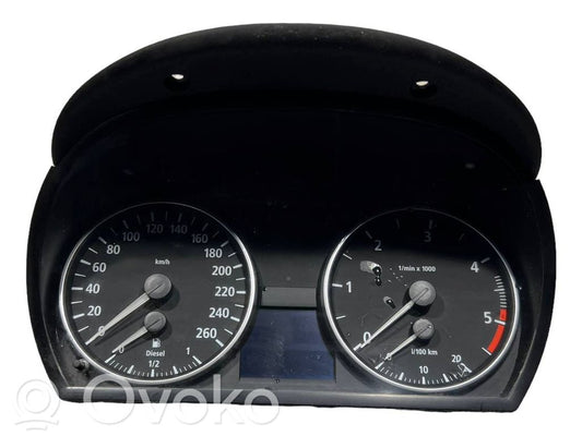 Speedometer (in the instrument panel)