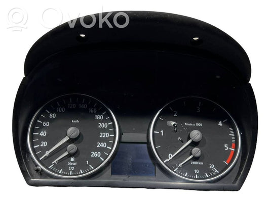 Спидометр (на панели приборов)