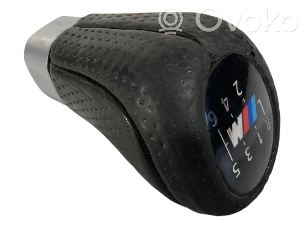 Ātrumu pārslēgšanas sviras dekoratīvā apdare (āda, uzgalis)