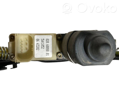 Priekšpusē elektriskā loga pacelšanas mehānisma komplekts