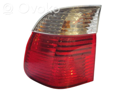 Задний фонарь в кузове