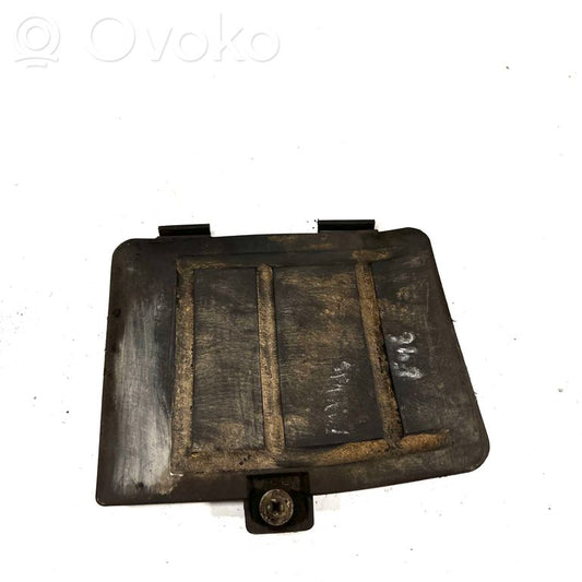 Dzinēja apakšas aizsargs (priekšdaļā)