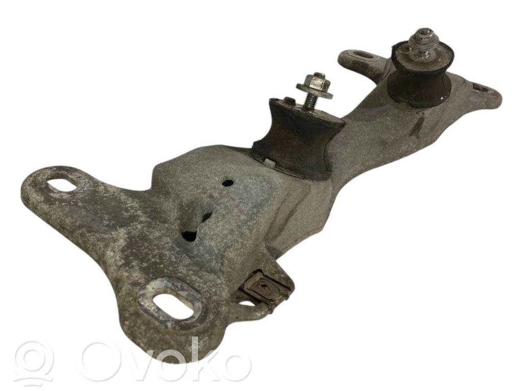 Transmission mounting bracket