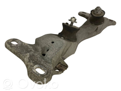 Transmission mounting bracket