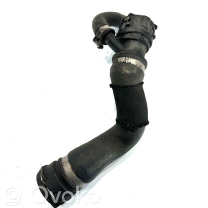 Caurulīte (-es) / šļūtene (-es)