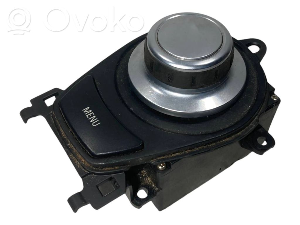 Multimediju kontrolieris