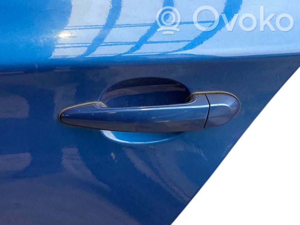 Aizmugurējās durvis