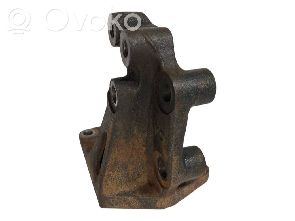 Dzinēja nostiprināšanas stiprinājums-kronšteins