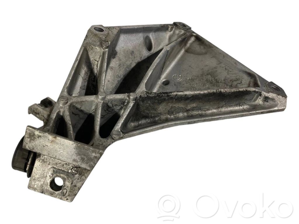 Dzinēja nostiprināšanas stiprinājums-kronšteins