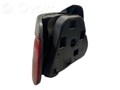 Aizmugurējais lukturis virsbūvē